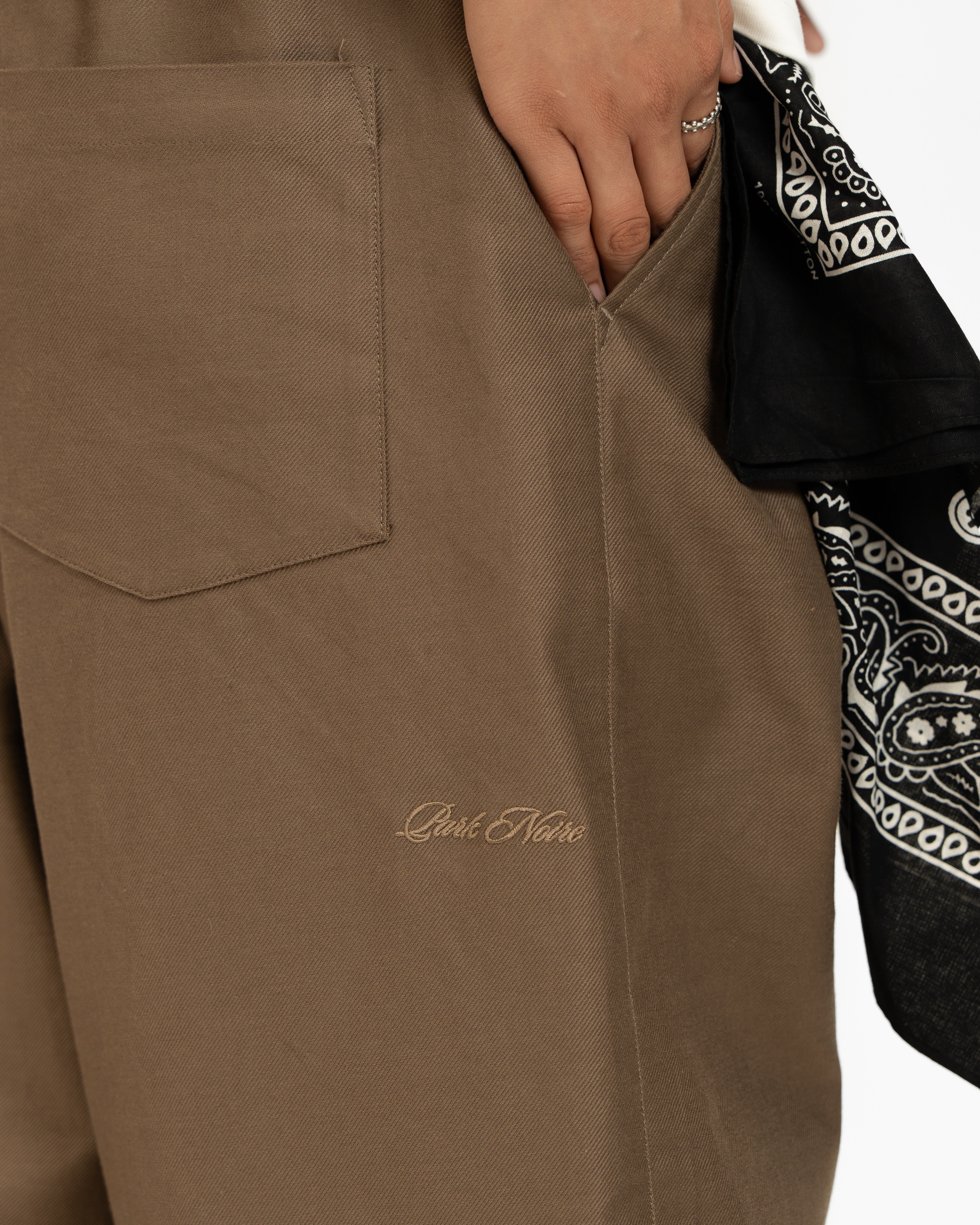 Barrel Pleated Pants