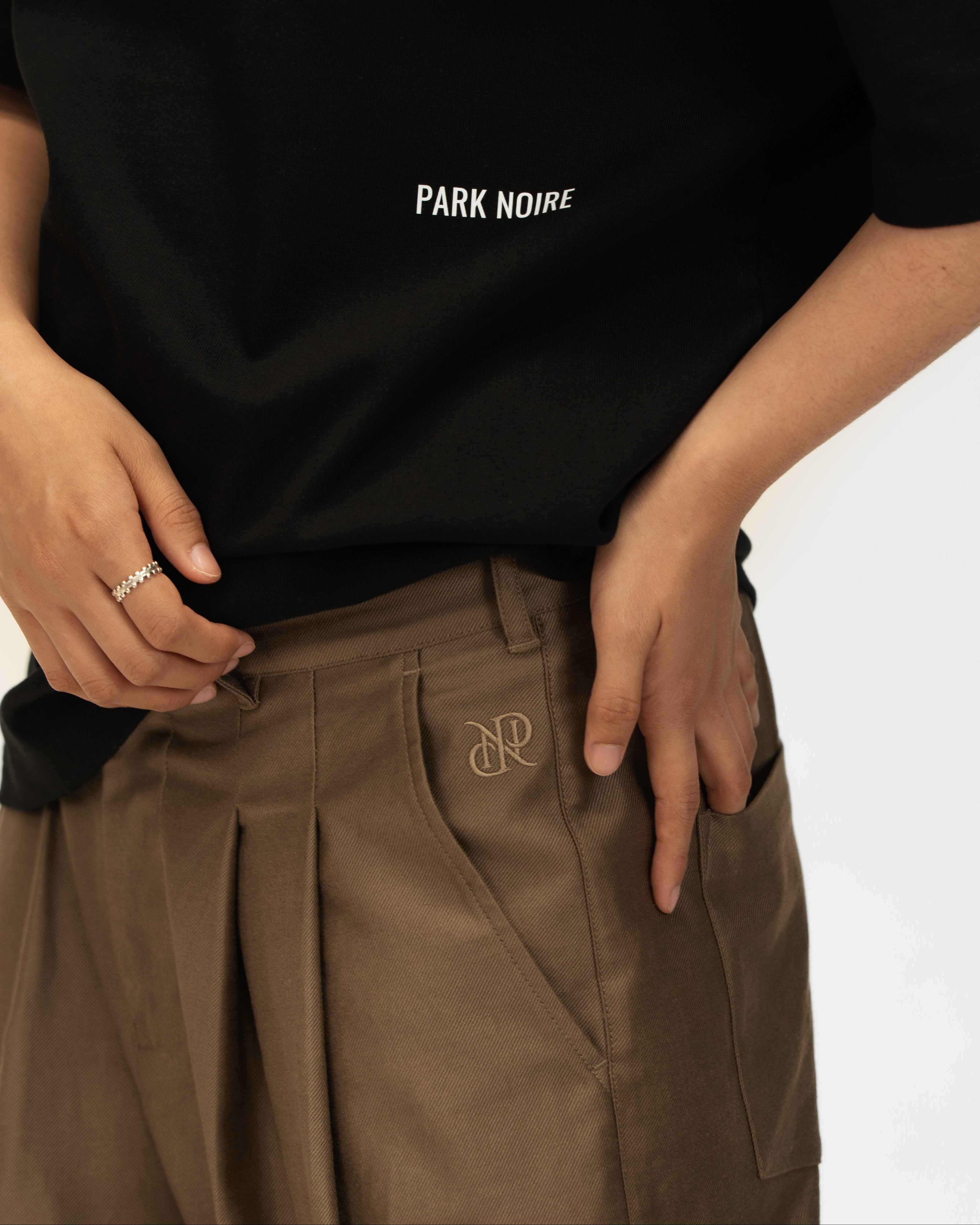Barrel Pleated Pants