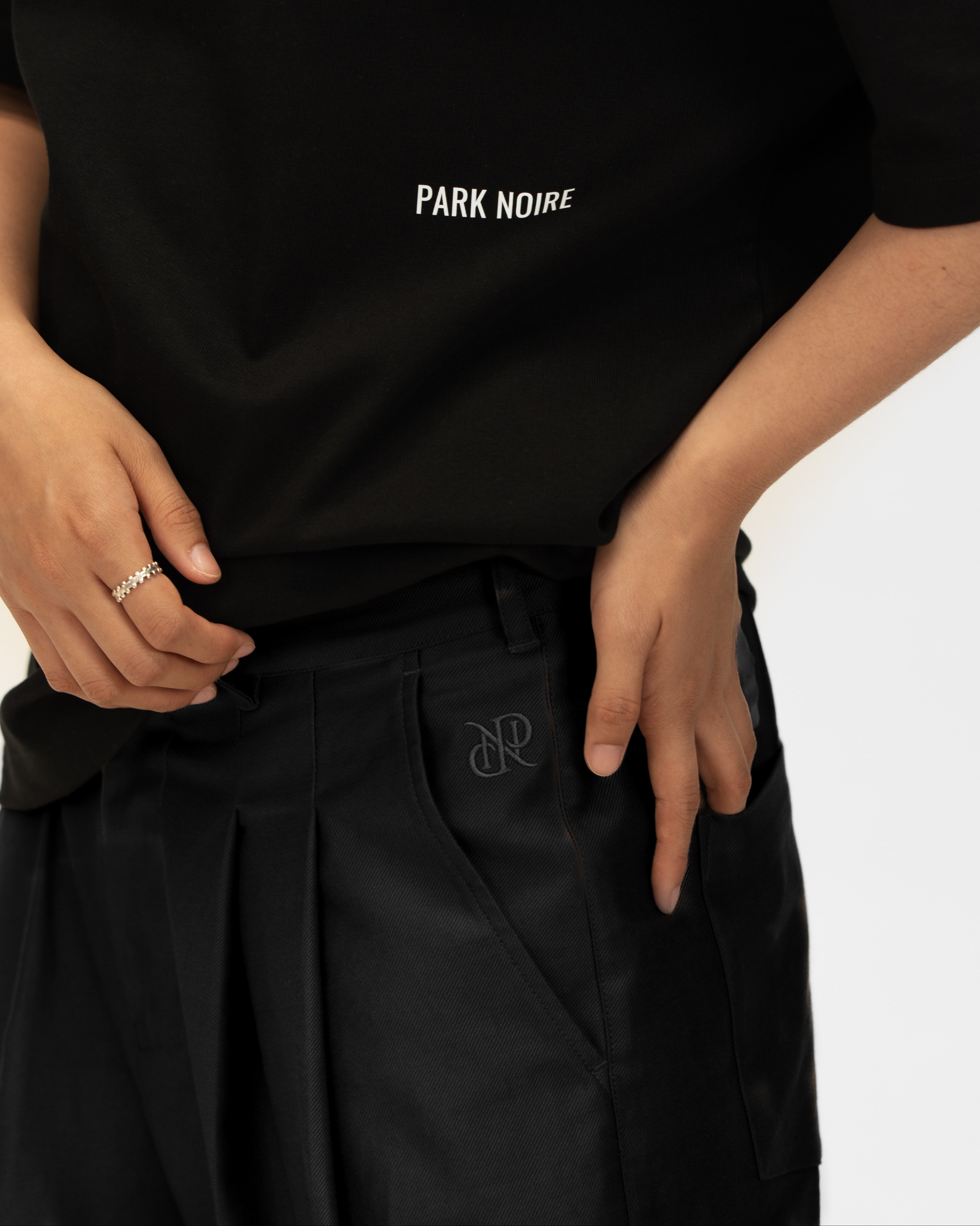 Barrel Pleated Pants