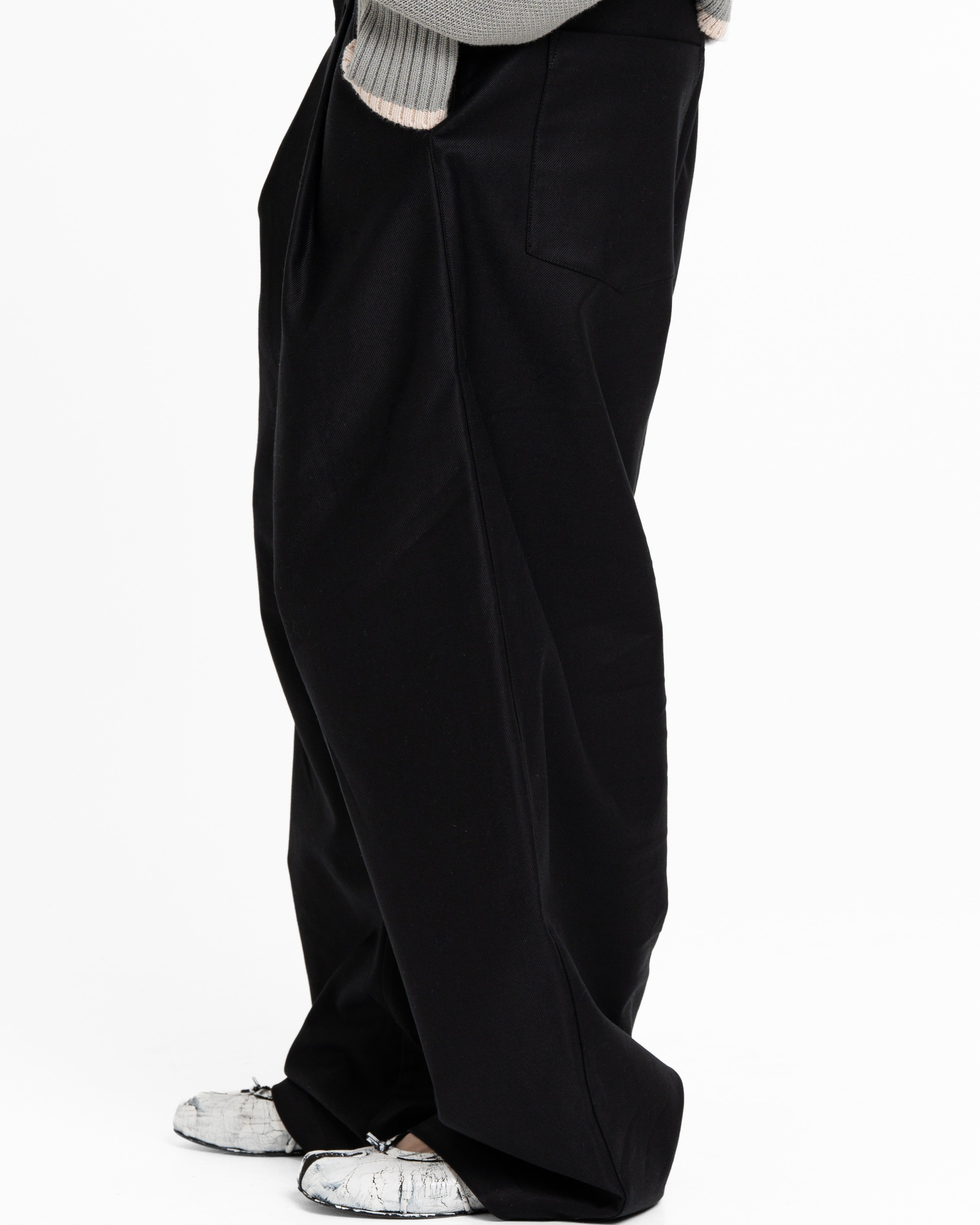 Barrel Pleated Pants